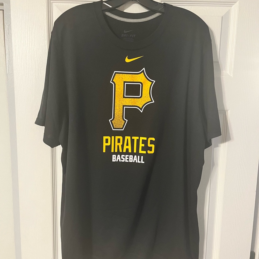 Nike Dri-FIT Pittsburgh Pirates T-Shirt
